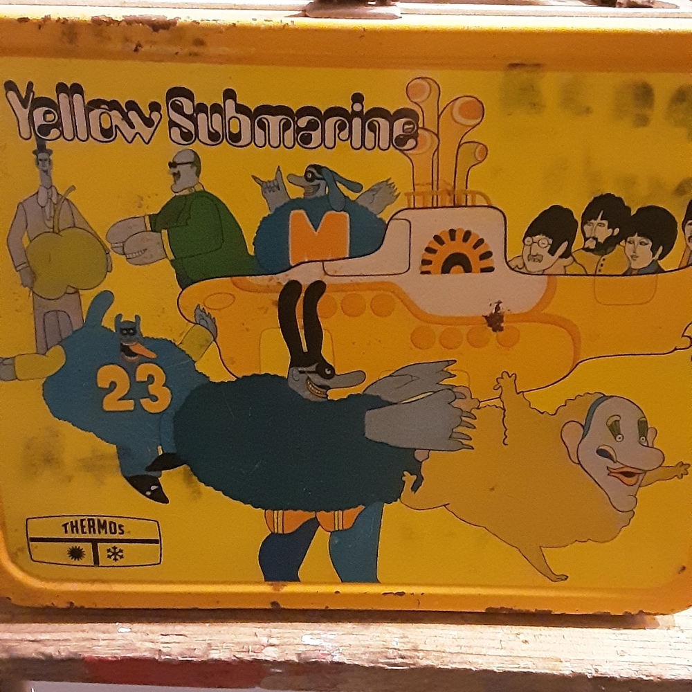1968 Beatles Yellow Submarine  lunch box